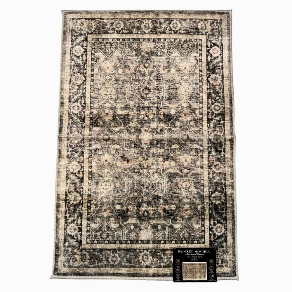 NWT Badgley Mischka Washable Rug in a Vintage Persian/Distressed Motif 20”x30”